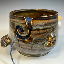 Load image into Gallery viewer, Bird Bowl - Yarn Bowl - Katsup Glaze
