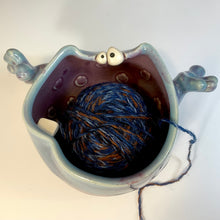 Load image into Gallery viewer, Handy OE Bowl - Pansy Glaze - Flowers