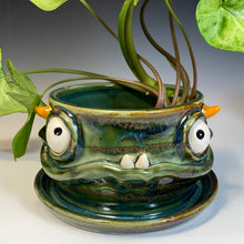 Load image into Gallery viewer, Monster Planter - Med - Oscar Glaze - Lizard Boy
