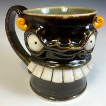 Load image into Gallery viewer, FaceMug Med - AKD Glaze - Kitty Lizard
