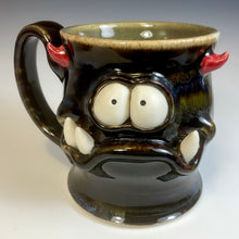 Load image into Gallery viewer, FaceMug Med - AKD Glaze - RHorns
