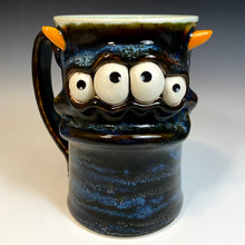Load image into Gallery viewer, FaceMug Tall - Righty - AKD Glaze
