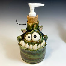Load image into Gallery viewer, Monster Pump - Oscar Glaze **SECOND

