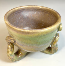 Load image into Gallery viewer, Tri-Squiddy Sake Cup - BabyApe Glaze
