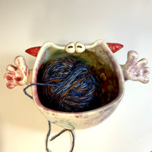 Load image into Gallery viewer, Handy OE Bowl - Pinkiedoo Glaze - RHorns
