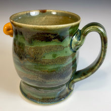 Load image into Gallery viewer, FaceMug Med - Oscar Glaze - Pause
