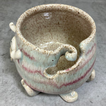 Load image into Gallery viewer, Squiddy Yarn Yeti - Pinkiedoo Glaze - Horns
