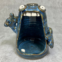 Load image into Gallery viewer, Spoon Monster - Blue Glaze
