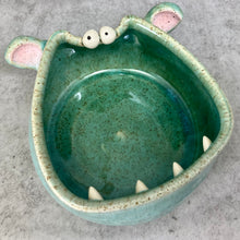 Load image into Gallery viewer, Nibblet Flat Bowl Med - Celadon Glaze Fangly
