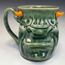Load image into Gallery viewer, FaceMug Med - Righty - Oscar Glaze - Smug
