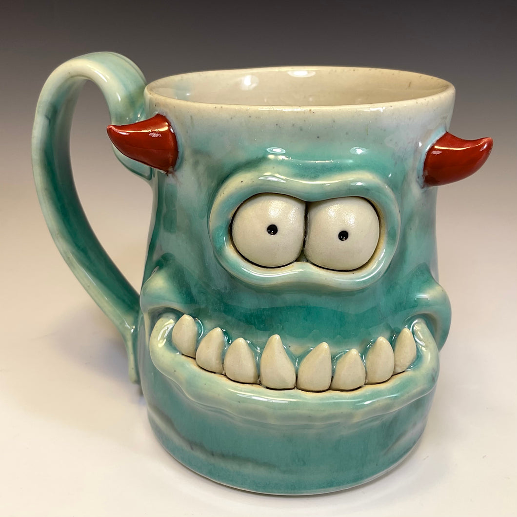 FaceMug Med - Righty - Celadon Glaze - Fangly