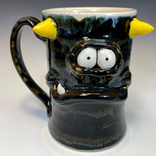 Load image into Gallery viewer, FaceMug Tall - Righty - AKD Glaze - Earnest
